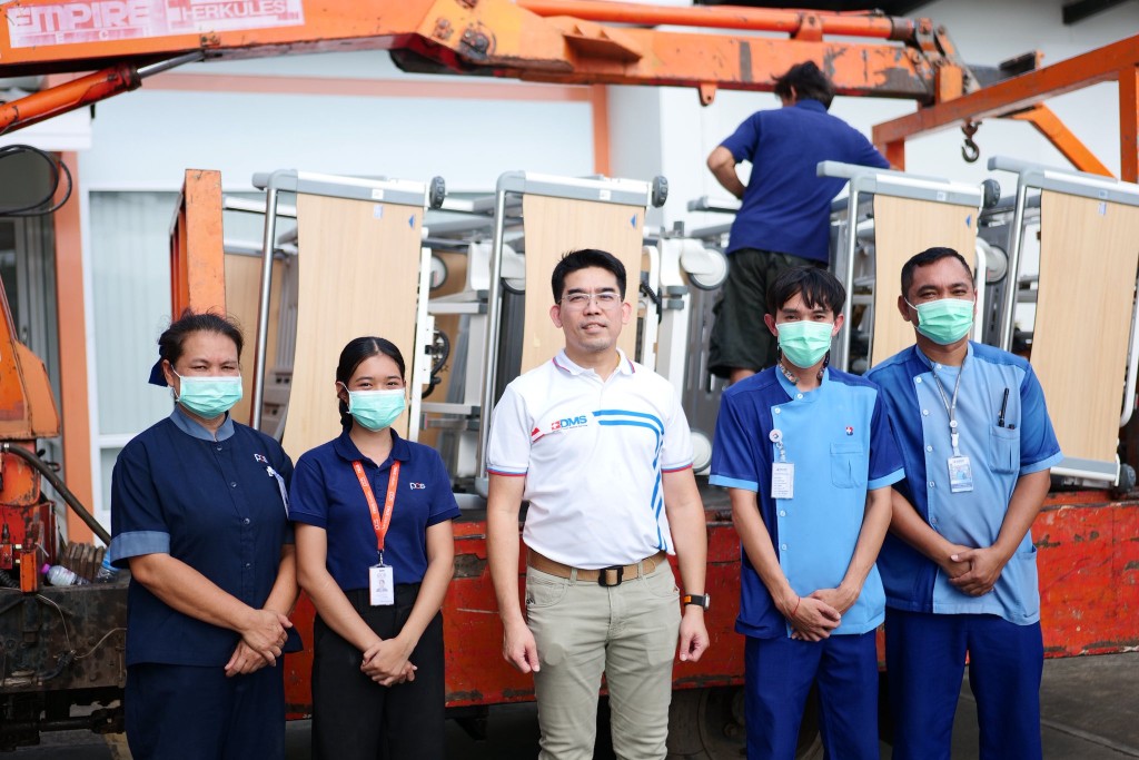 โรงพยาบาลกรุงเทพจันทบุรี มอบเตียงไฟฟ้าผู้ป่วย สนับสนุนการดูแลกลุ่มผู้สูงอายุและผู้ป่วยติดเตียง จากสถานการณ์ชายแดน